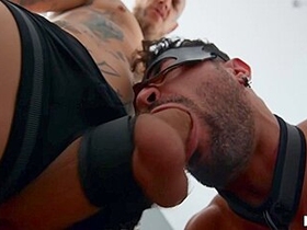 Bo Sinn And Ian Greene In Bdsm Bareback Anal With And